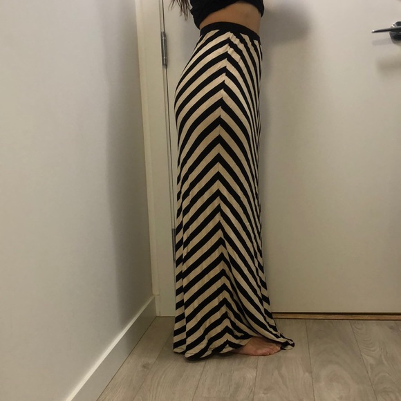 Floor length skirt - Picture 3 of 8